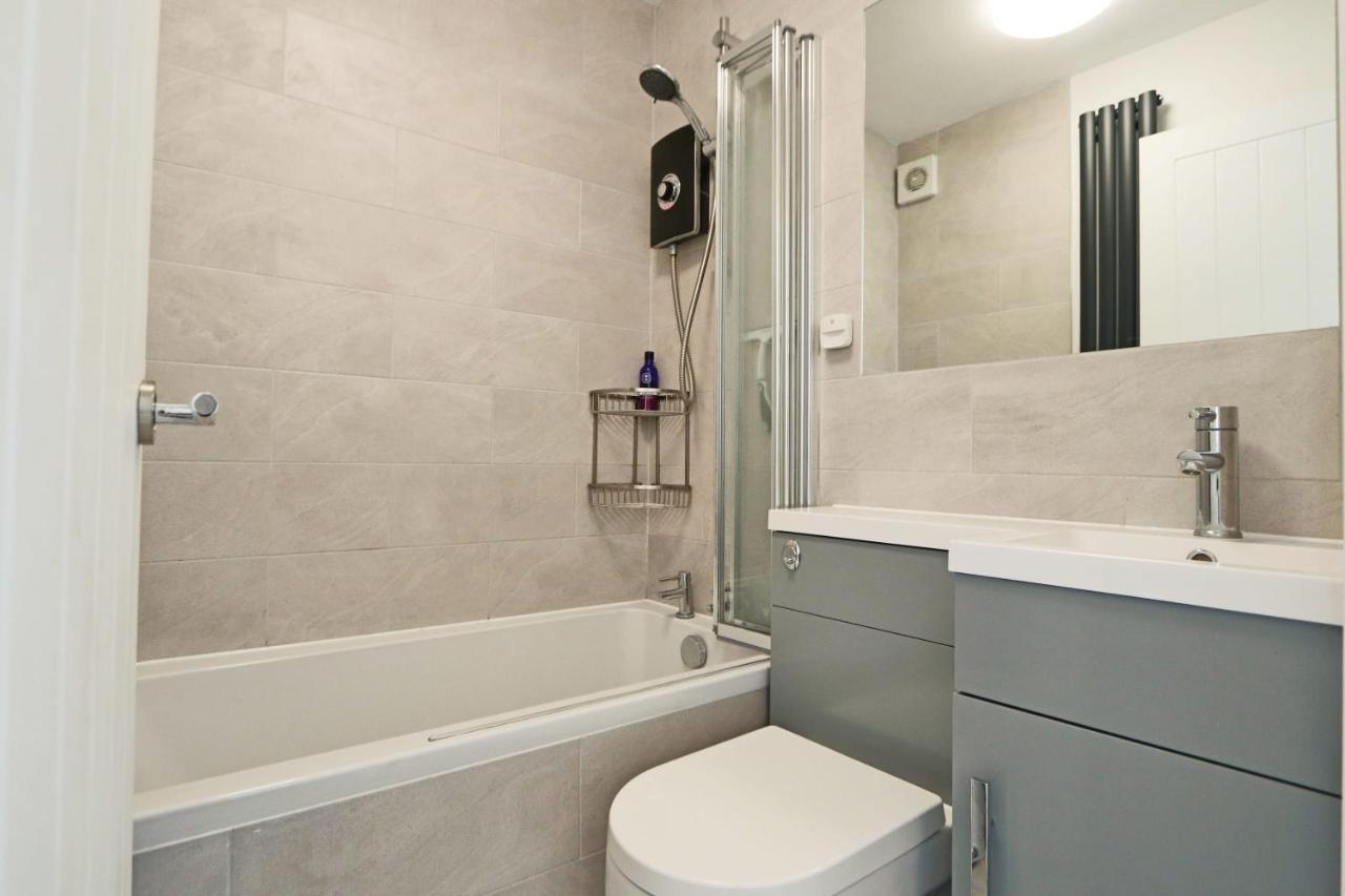 One Bedroom Flat Near Whiteladies With Parking * Bristol